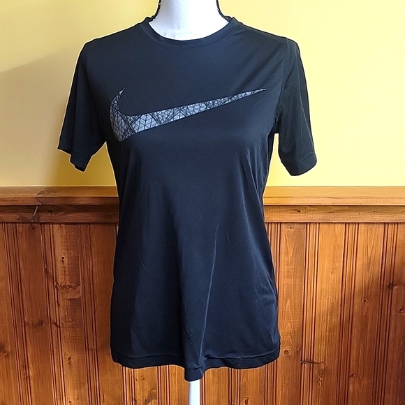 Nike Other - Nike Boys short sleeve shirt xl